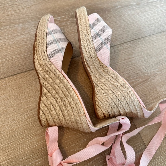 Burberry Espadrilles platform wedges size 8.5W. Pink with plaid, lightly worn. - Picture 4 of 9